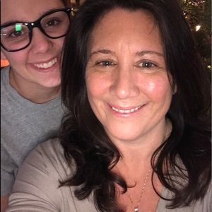 Meet your Posher, Stacy